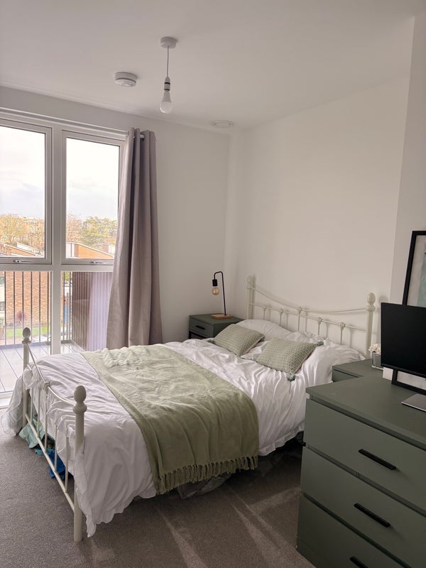 Room Headlam Road in Greater London