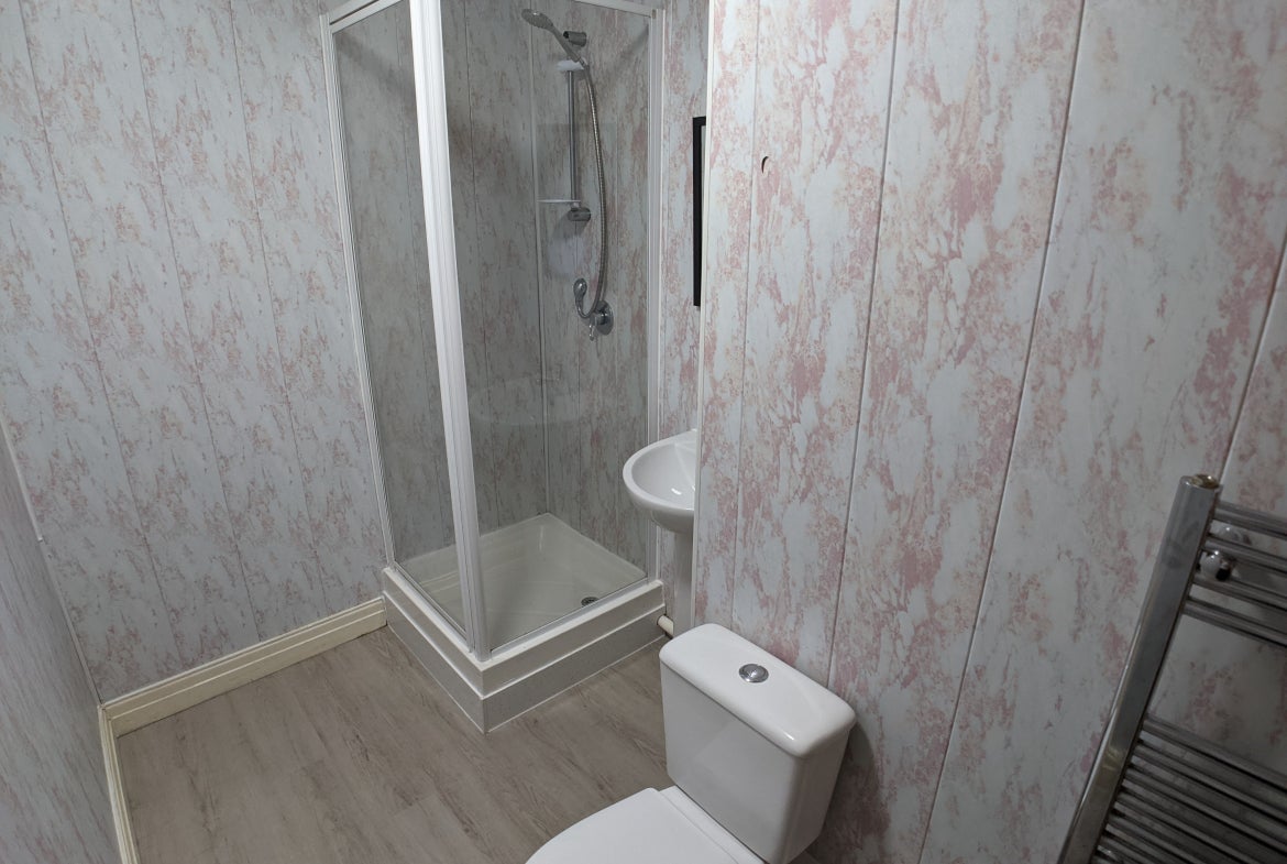 Flat Swinton Grove in Manchester