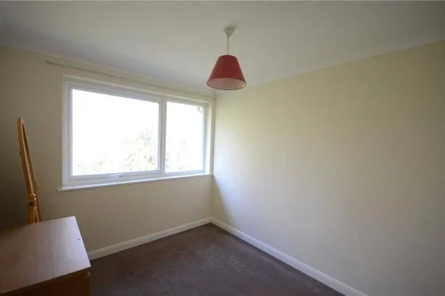 Flat Broadlands Court in Bracknell
