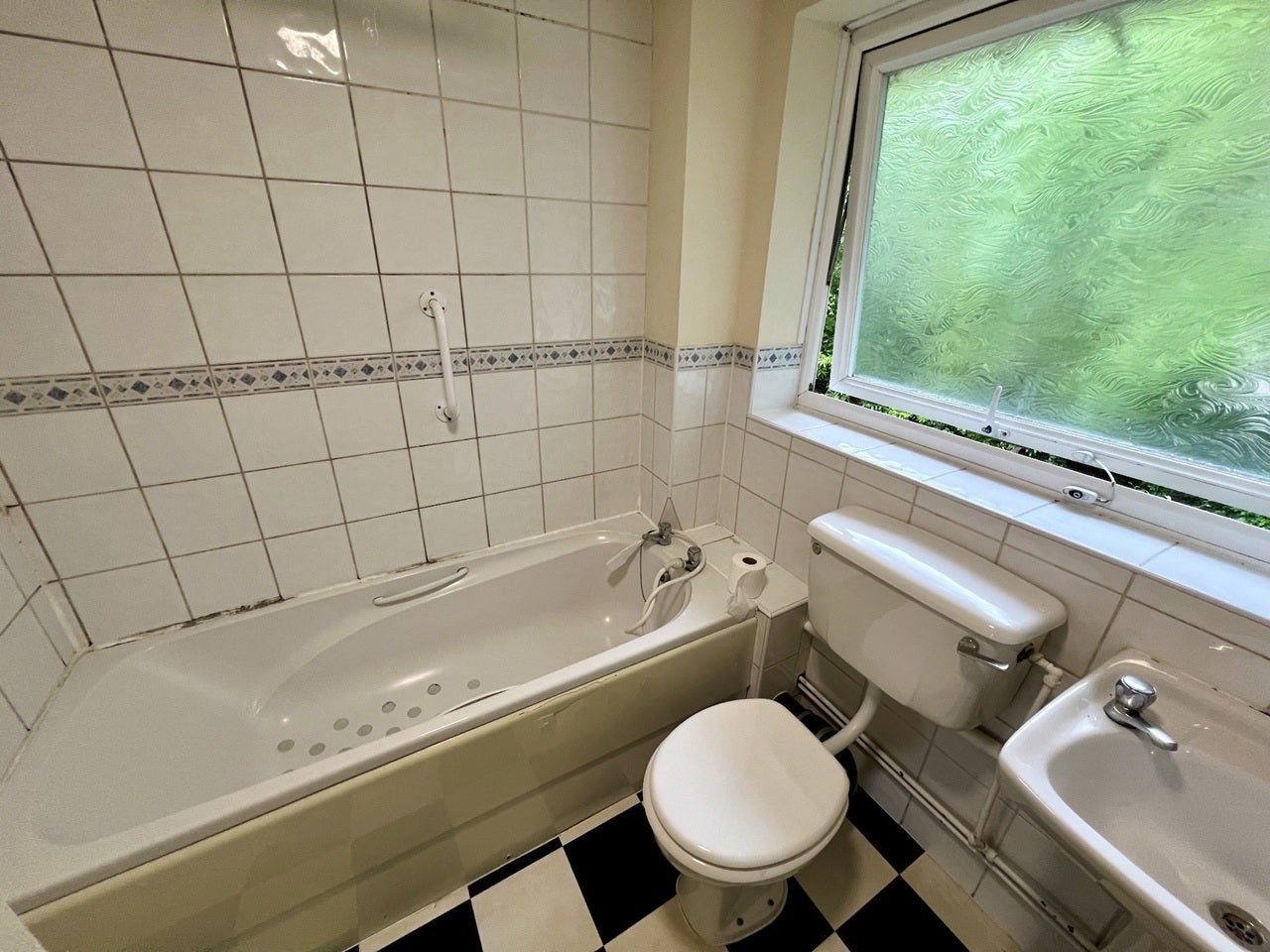 Flat Broadlands Court in Bracknell