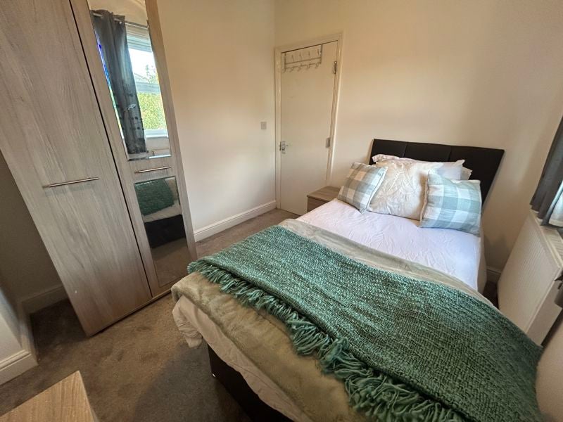 Flat Ladybrook Lane in Mansfield Woodhouse