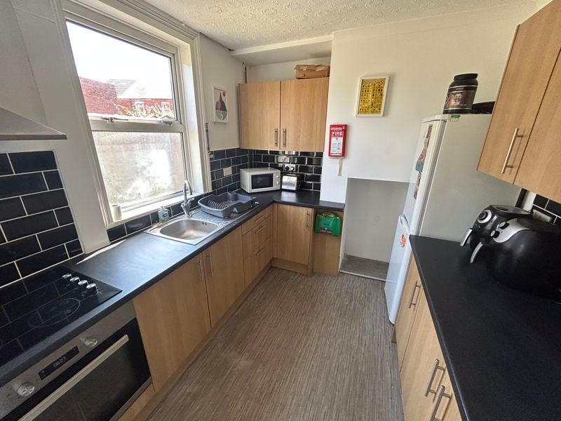 Flat Ladybrook Lane in Mansfield Woodhouse