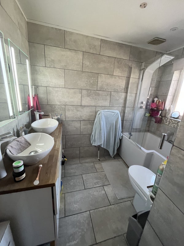 Room Langton Close in Metropolitan Borough of Solihull