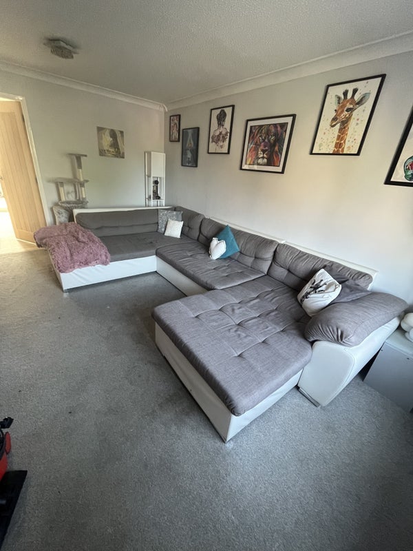 Room Langton Close in Metropolitan Borough of Solihull