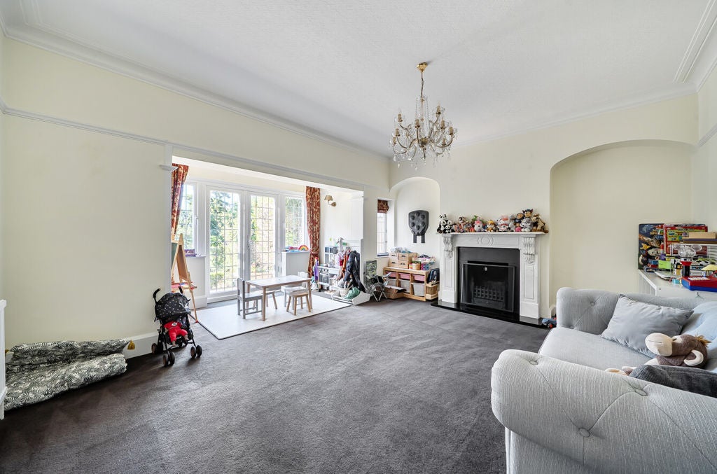 House Highfield Road in Greater London