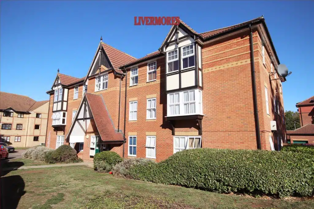 Flat Osbourne Road in Dartford