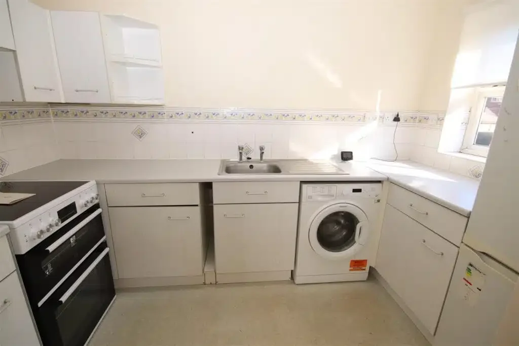Flat Osbourne Road in Dartford
