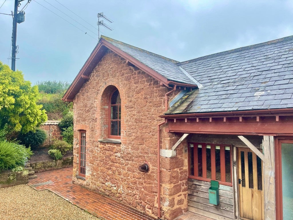 House Exminster Hill in Exminster