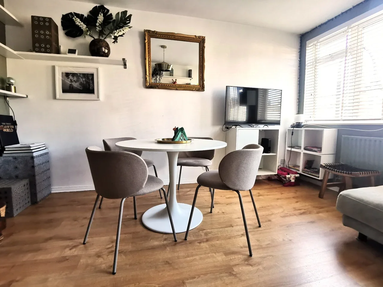 Room Gaisford Street in Greater London