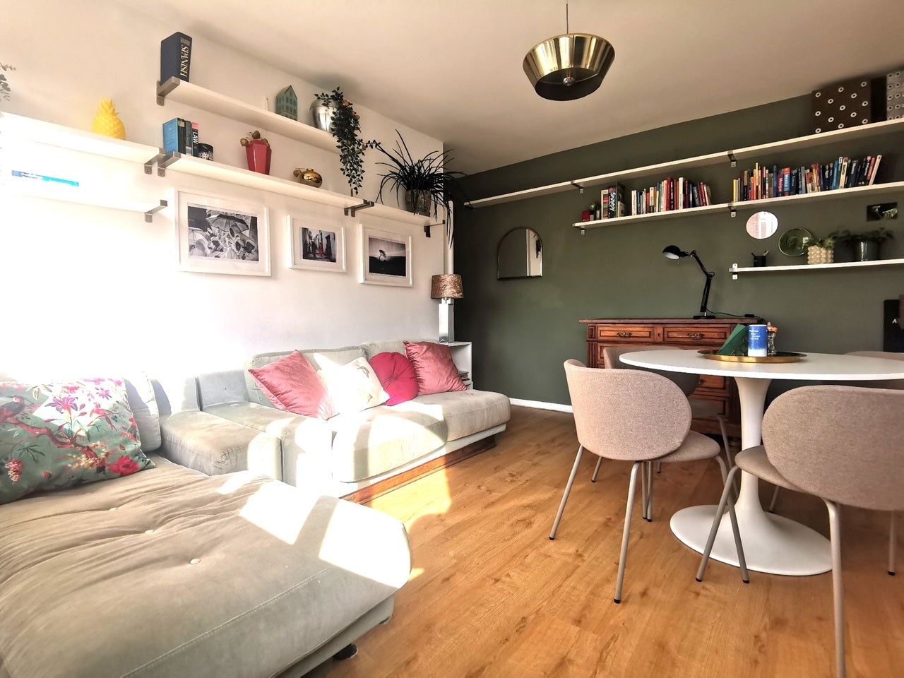 Room Gaisford Street in Greater London
