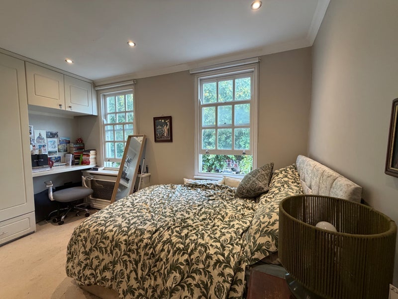 Room Flat Iron Square in Greater London
