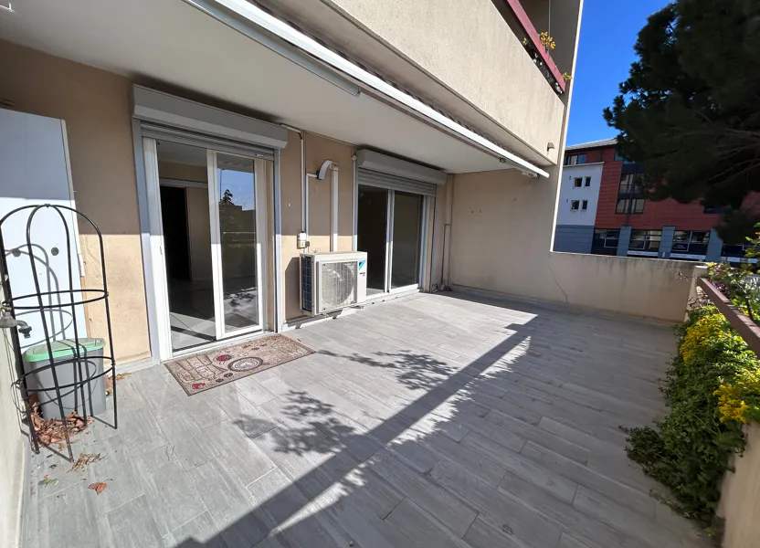 Flat Boulevard du Rempart Saint-Lazare in Avignon