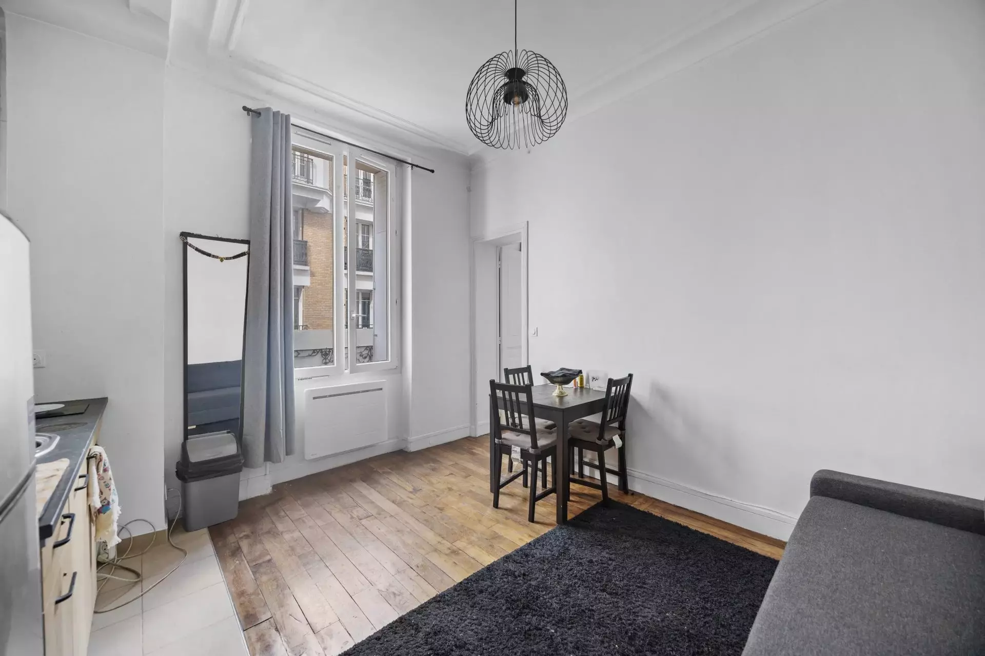 Flat Rue du Mont Cenis in Paris