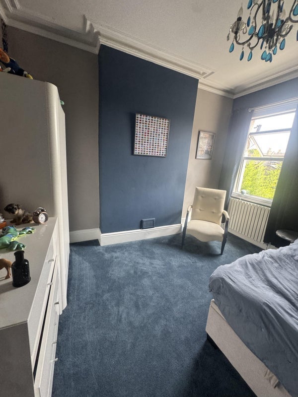 Room Lansdowne Road in Greater London