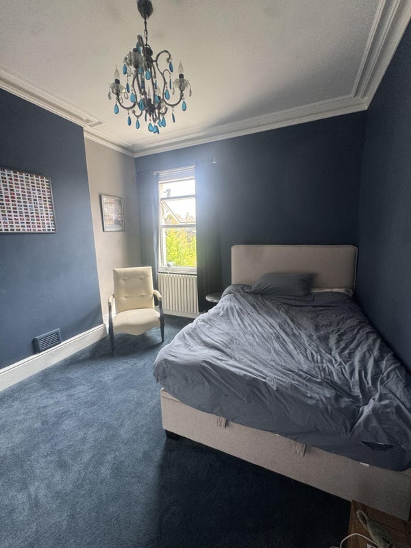 Room Lansdowne Road in Greater London