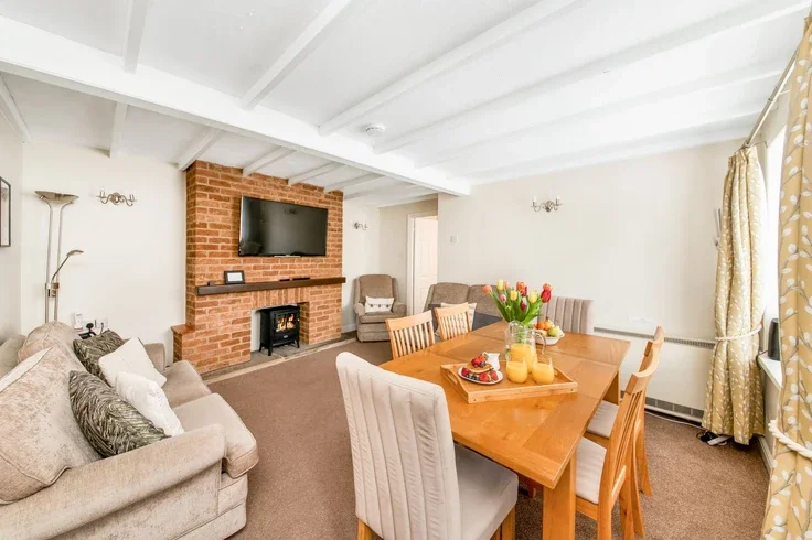 Flat Sutton Road in Sutton-under-Whitestonecliffe
