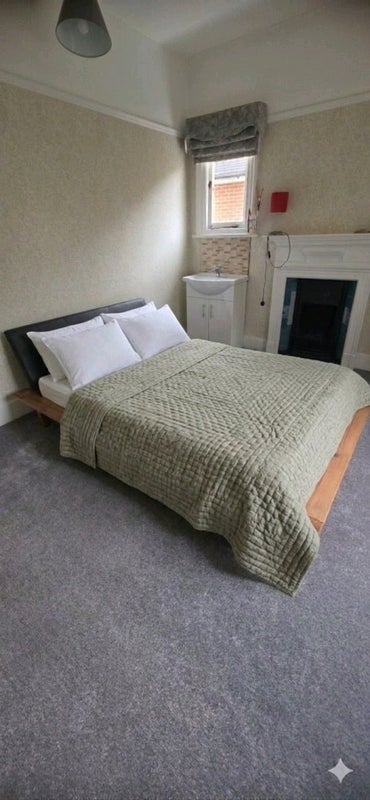 Room Foxley Lane in Greater London