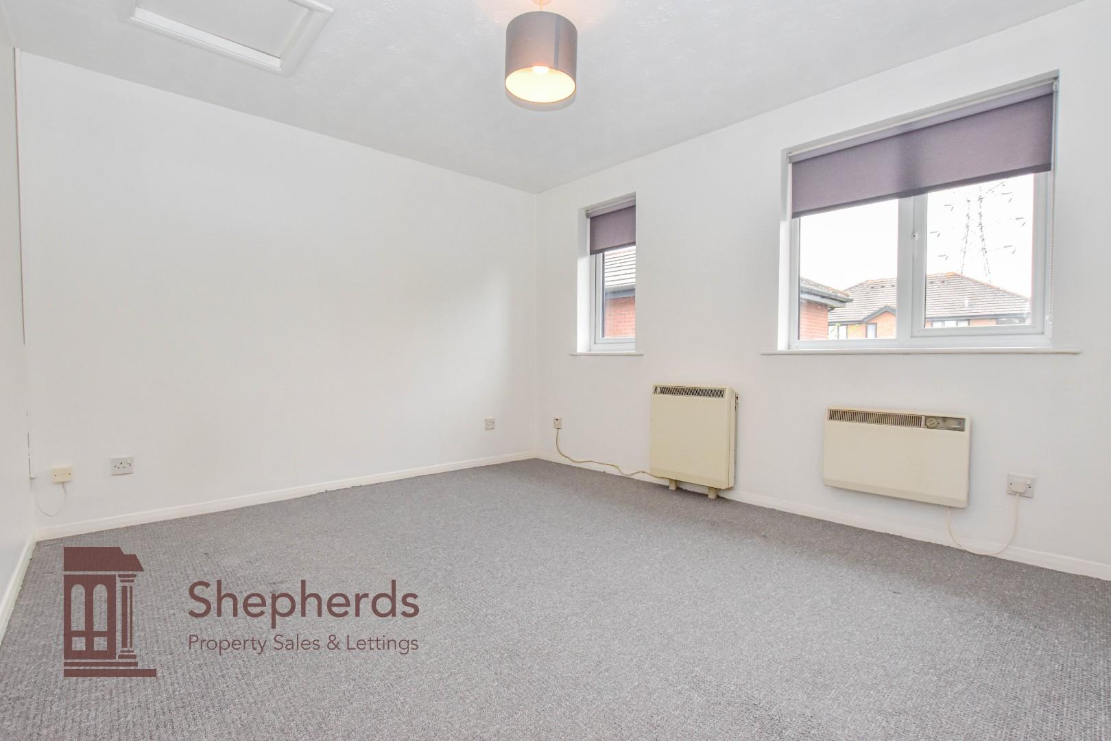 Flat Parrotts Field in Hoddesdon