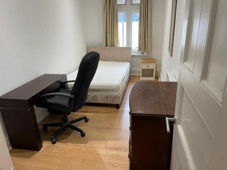 Room Somerhill Road in Hove