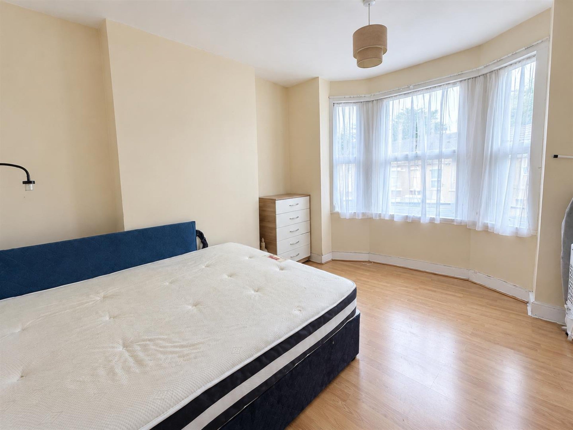 Flat Winchester Road in Greater London