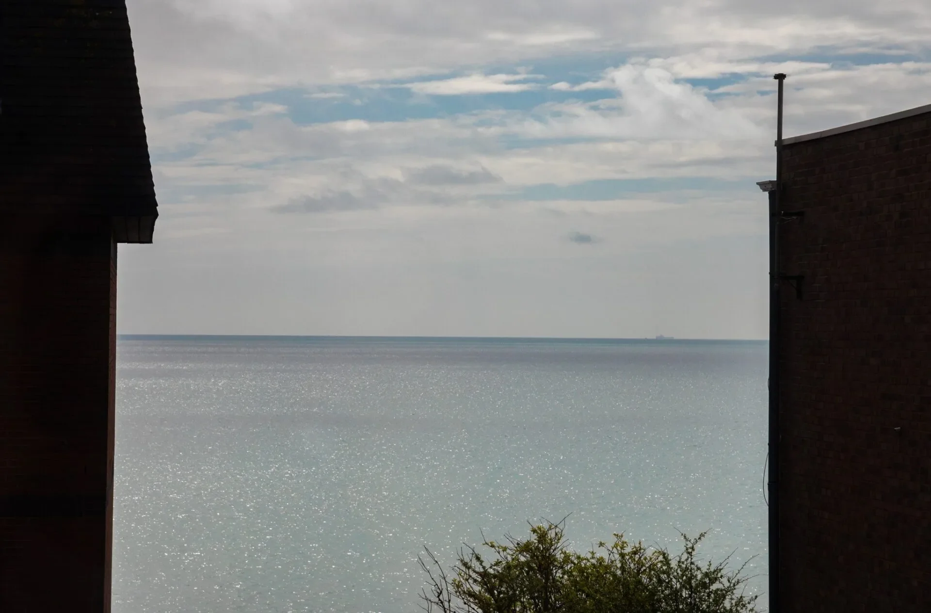House Radnor Cliff in Folkestone and Hythe District