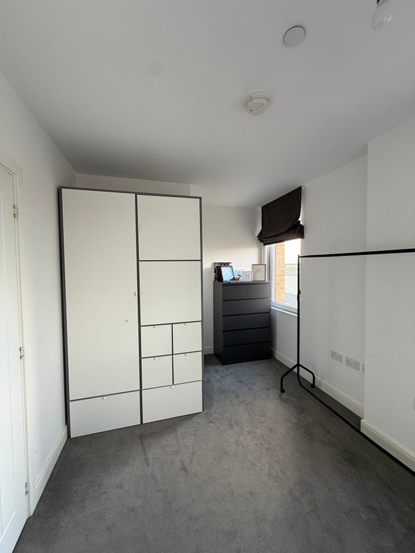 Room Hoffmans Road in Greater London