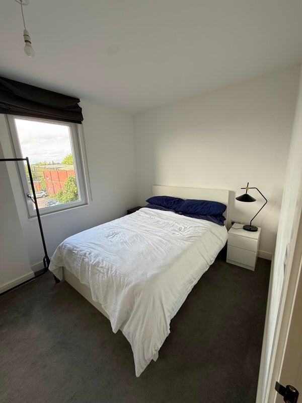 Room Hoffmans Road in Greater London