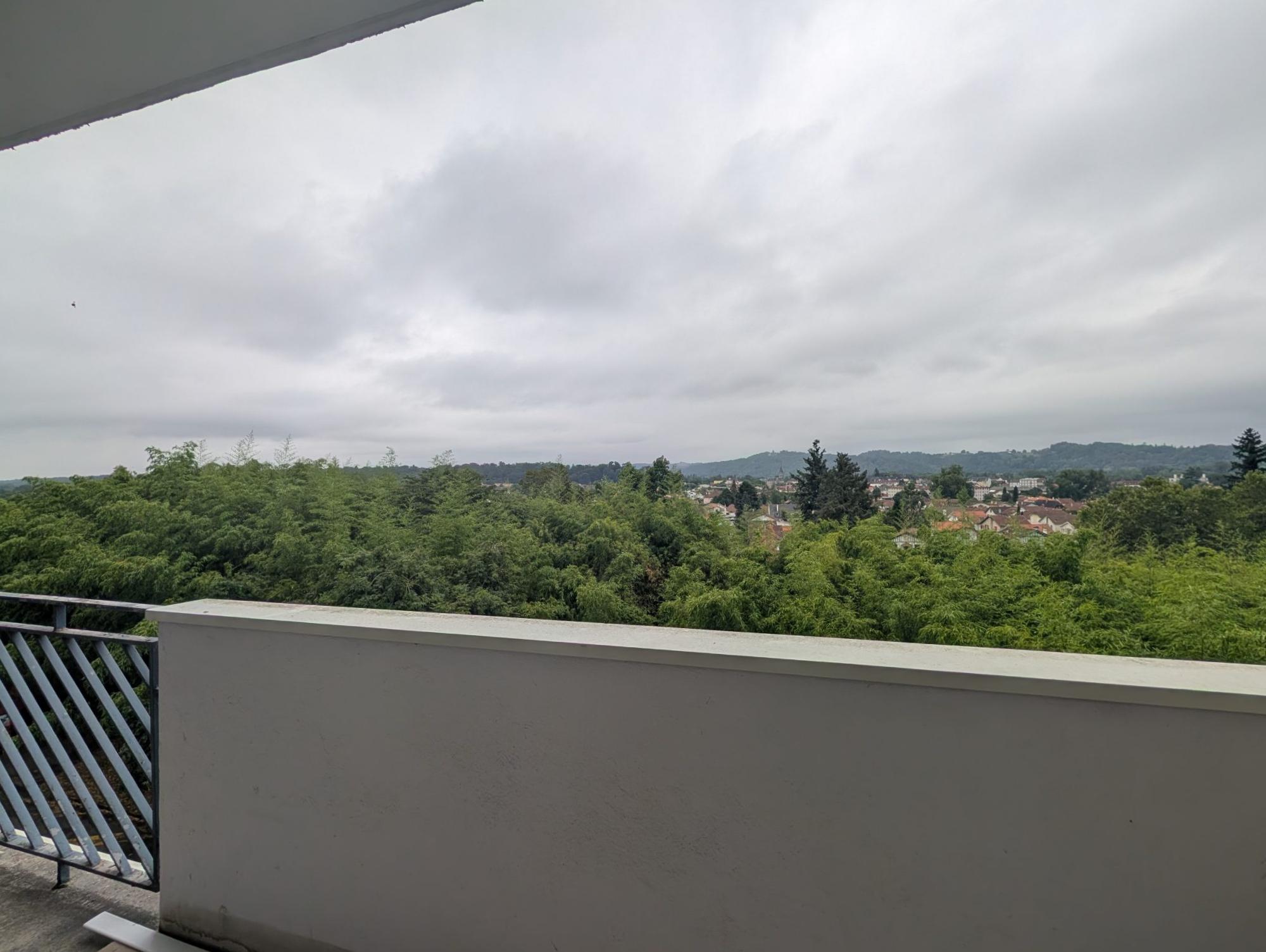 Flat Rue d'Andoins in Pau