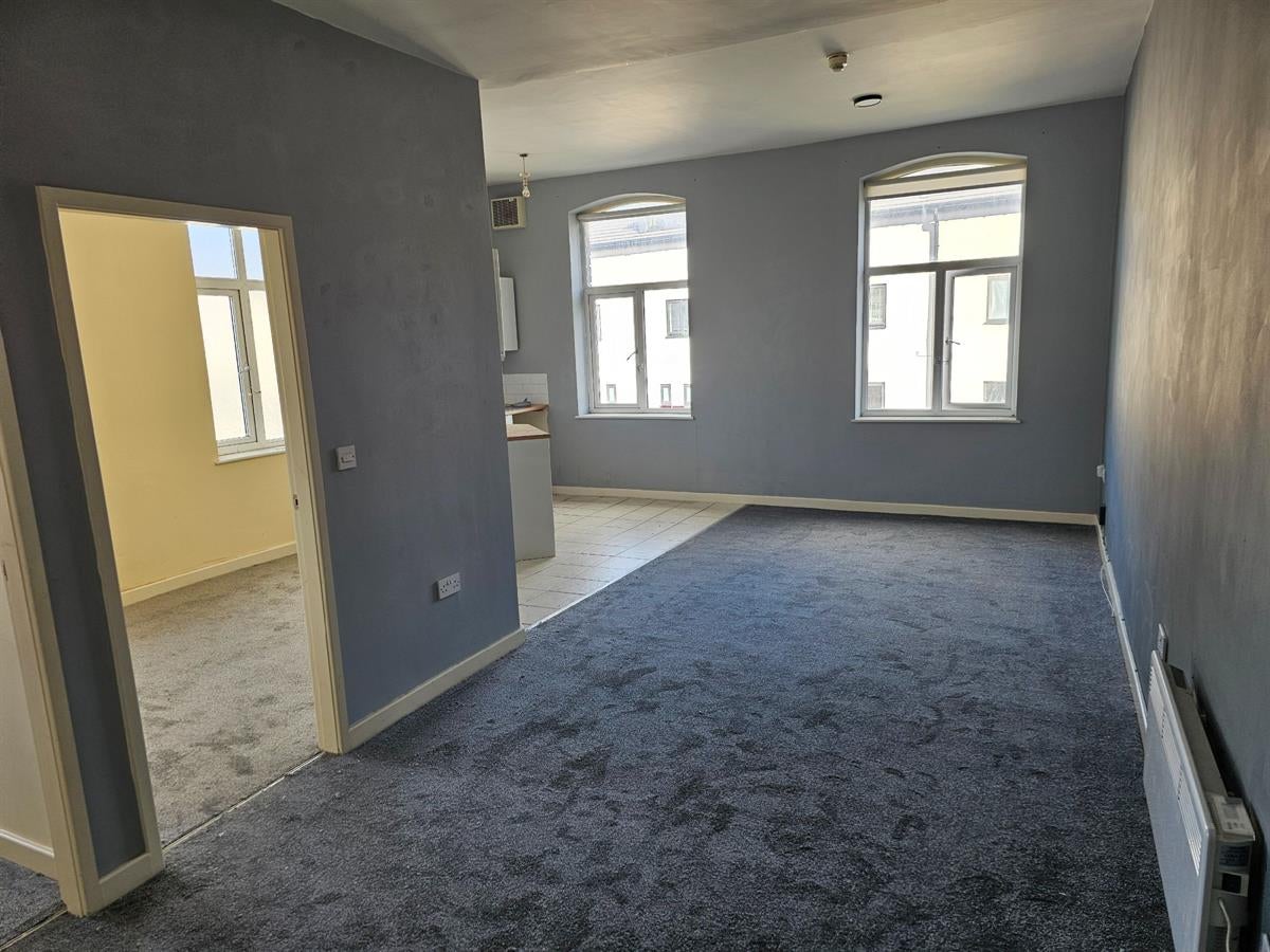Flat Talbot Row in Dewsbury