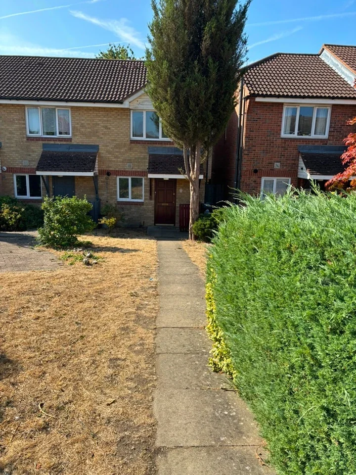 House Adams Way in Greater London