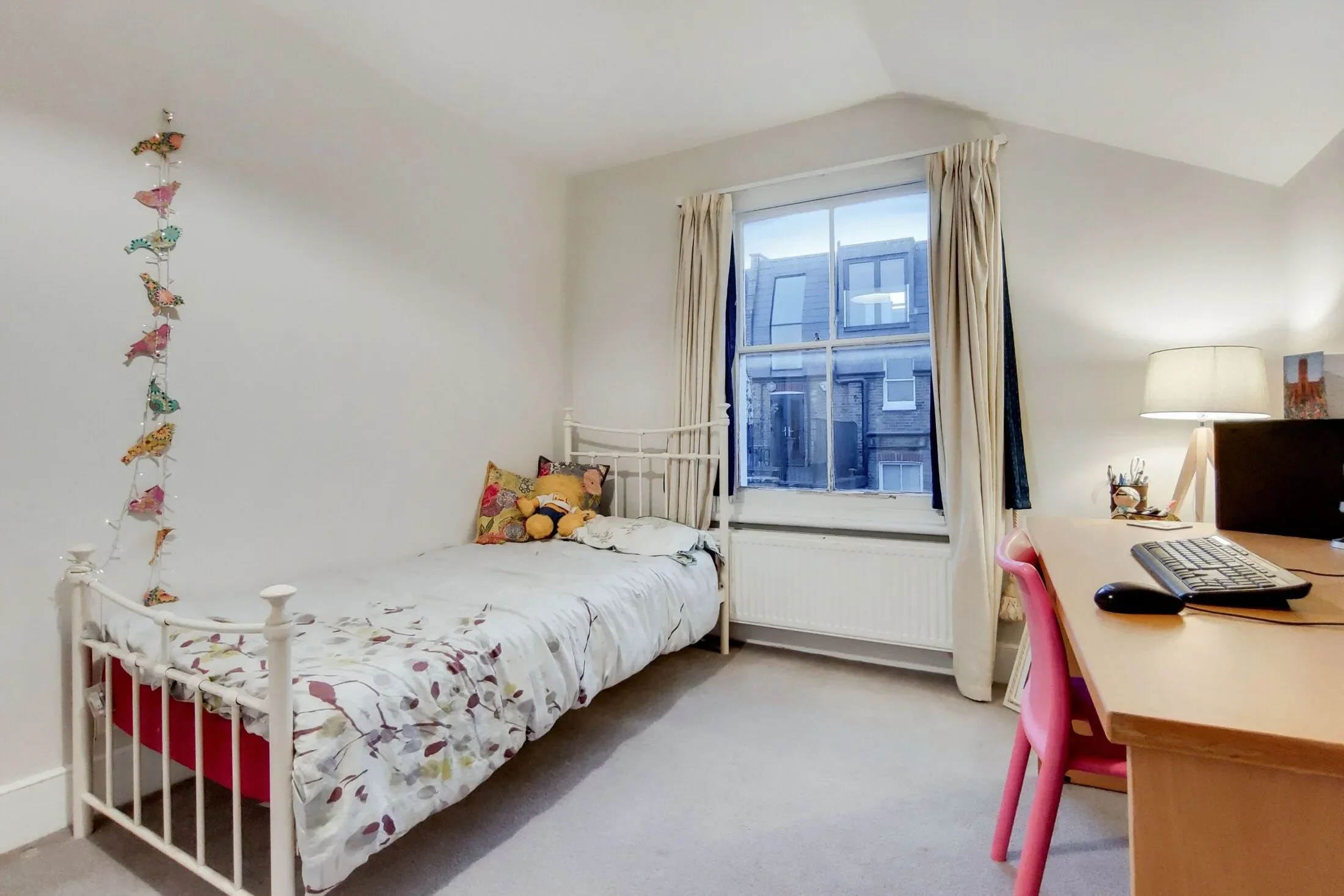 Flat Marjorie Grove in Greater London