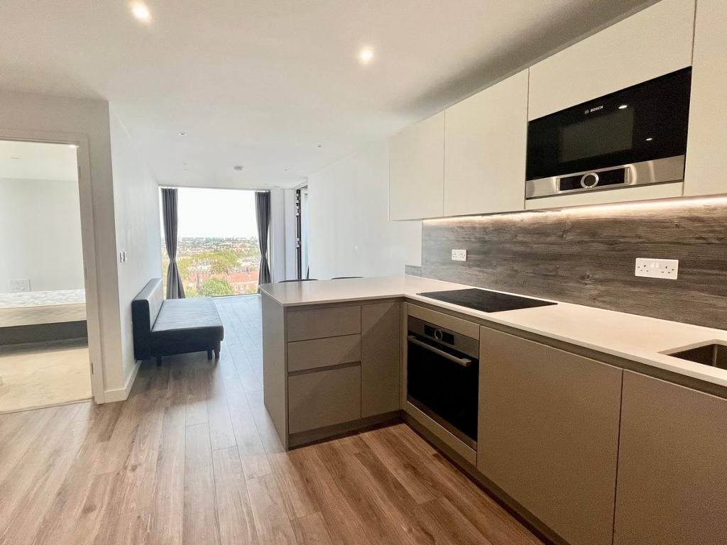 Flat Newnton Close in Greater London