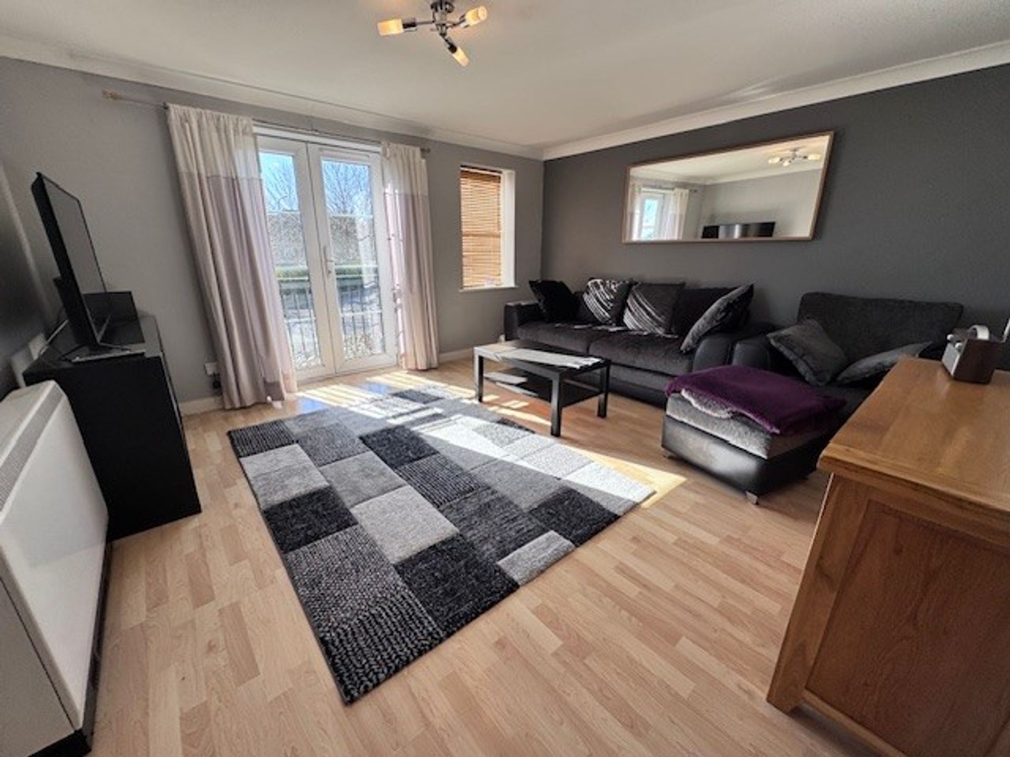 Flat Heol Pontprennau in Cardiff