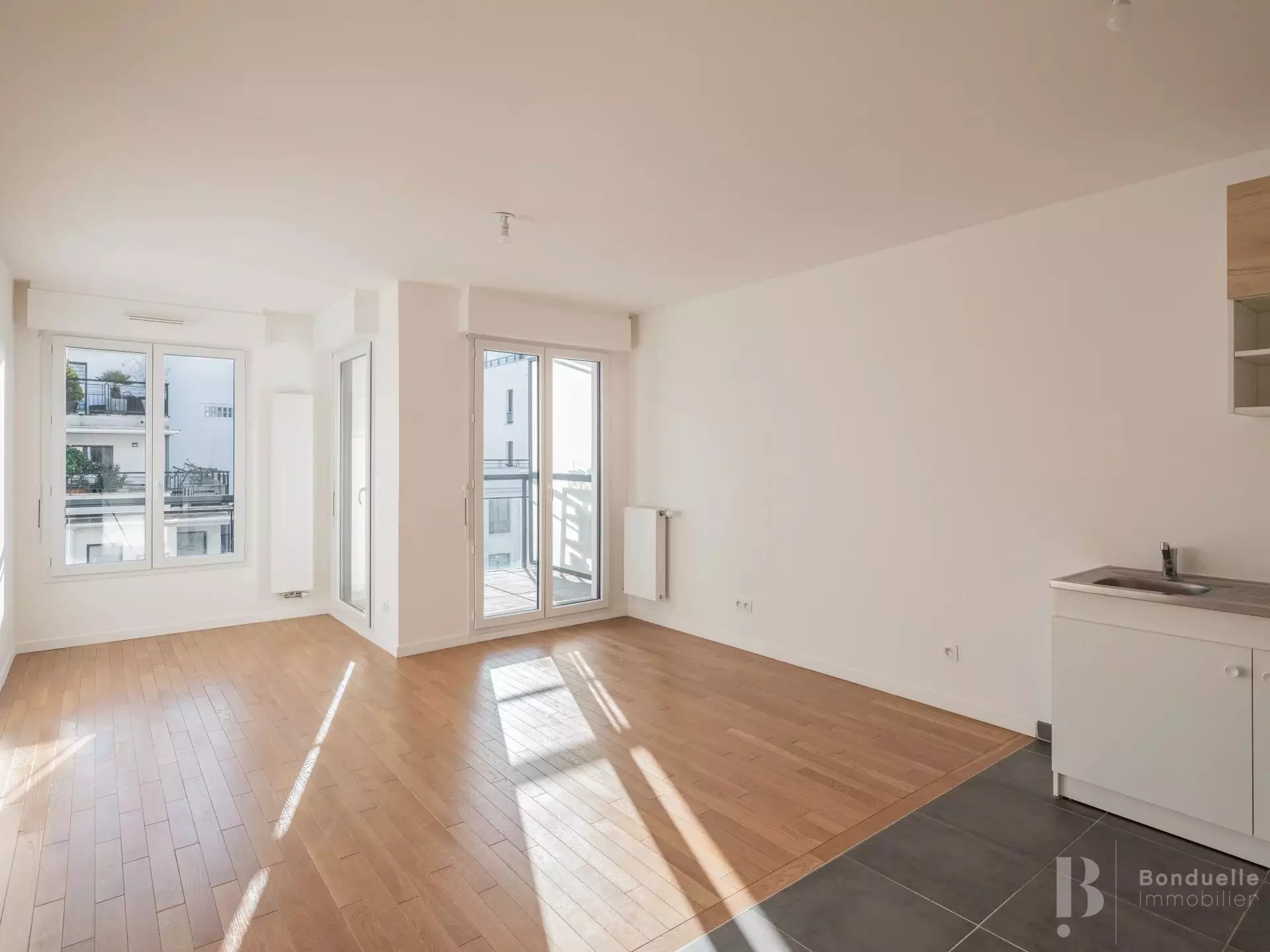 Flat Rue Benoît Malon in Suresnes