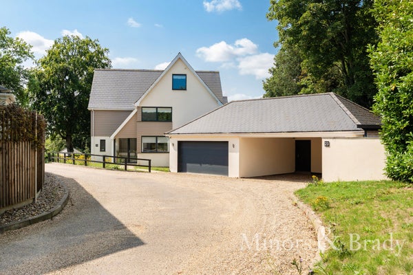 House Station Road in Broadland