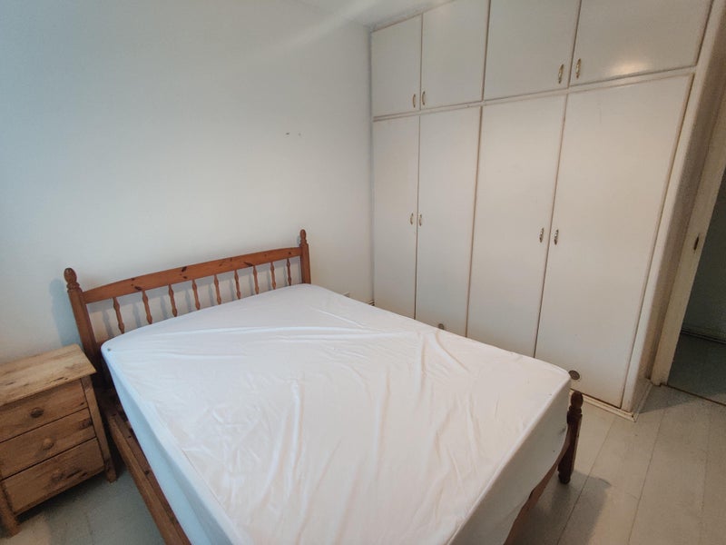 Room Kentish Town Road in Greater London