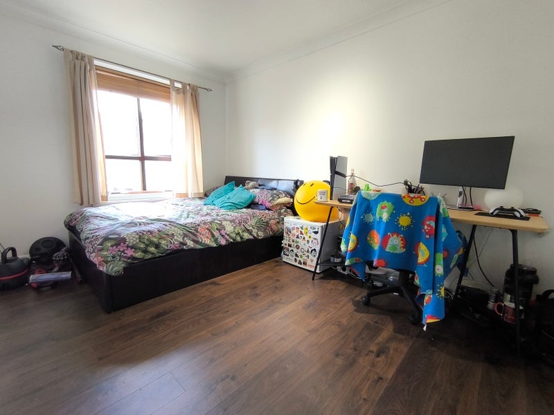 Room Wapping Wall in Greater London