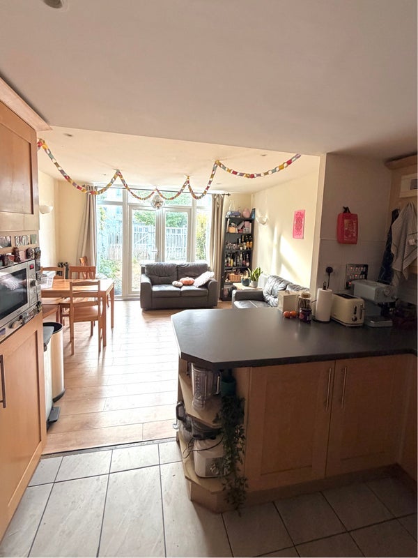 Room Chillingworth Road in Greater London