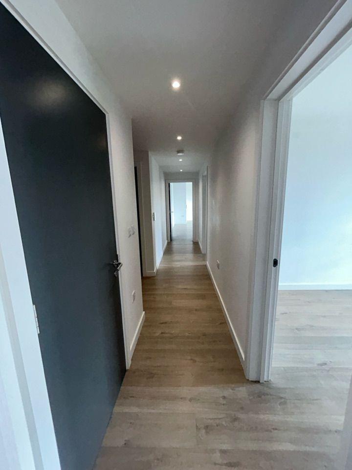 Flat Copper Street in Greater London