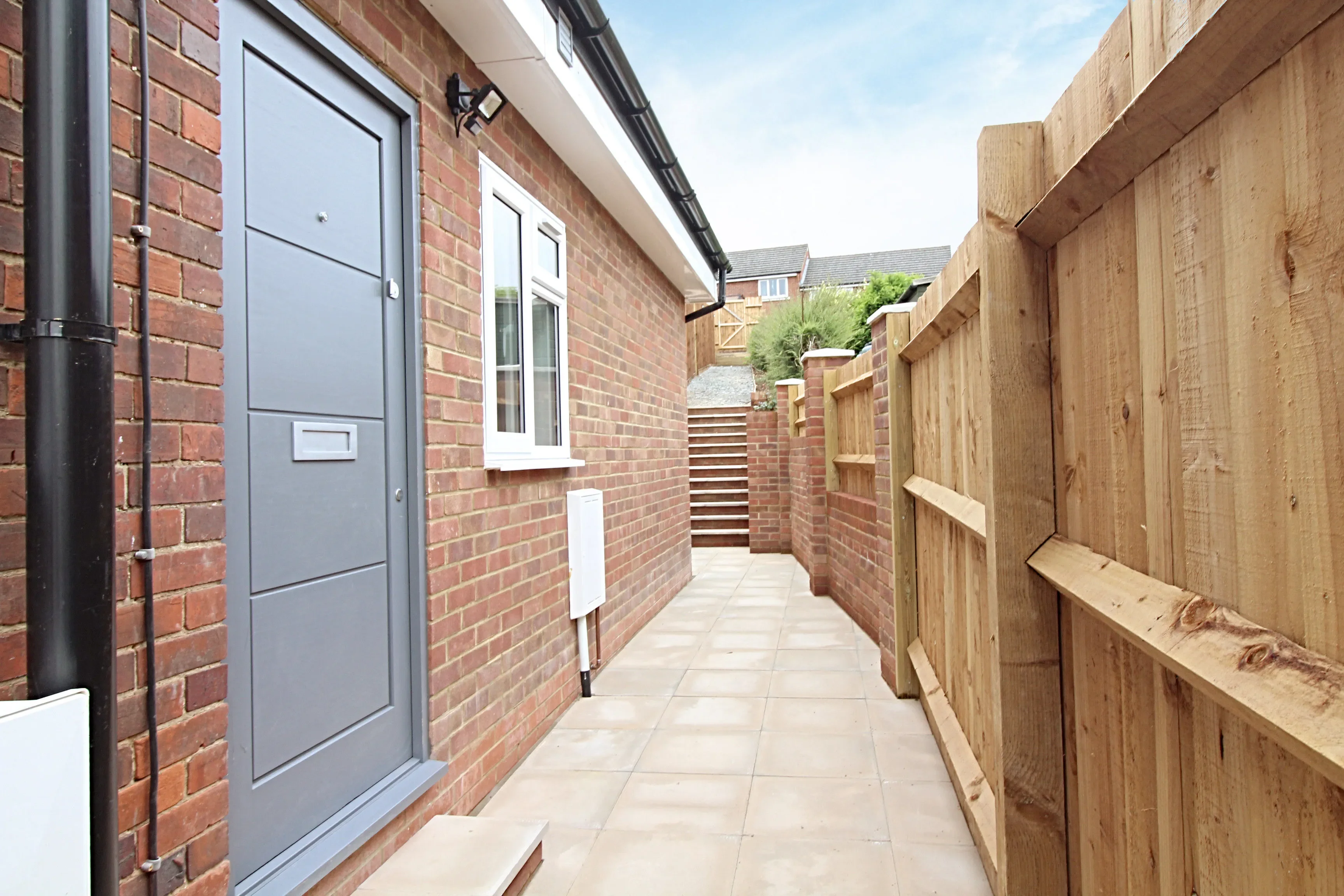 Flat Greaves Road in High Wycombe Community Board