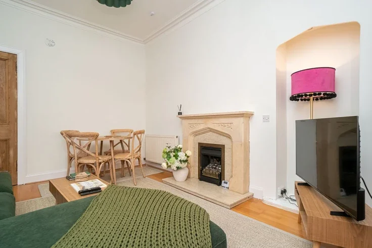 Flat Gardner's Crescent in City of Edinburgh