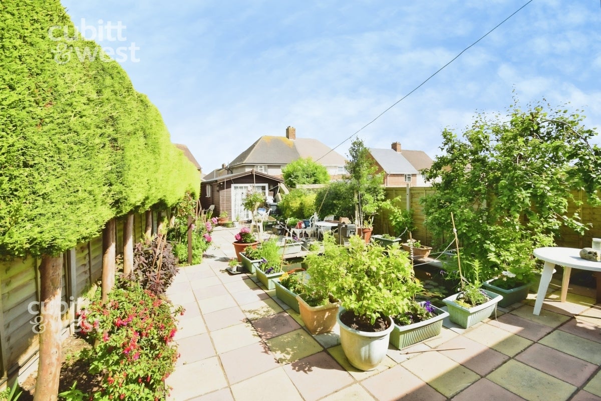 Room Marymead Close in Ryde