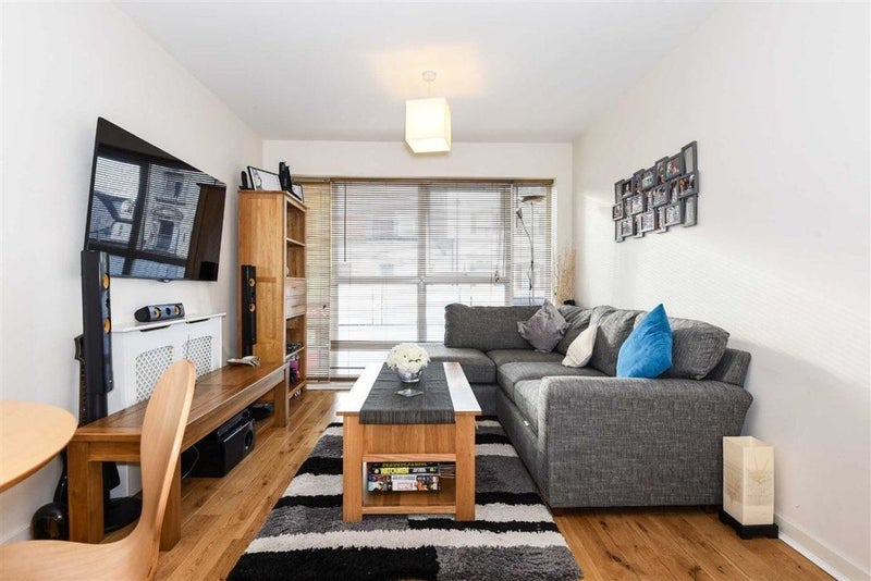 Room High Street in Greater London