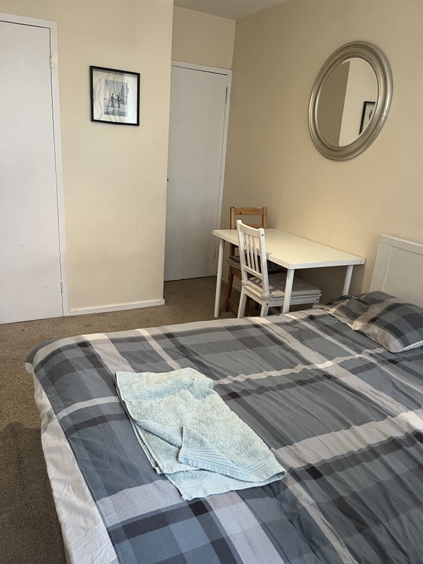 Room Tunworth Crescent in Greater London