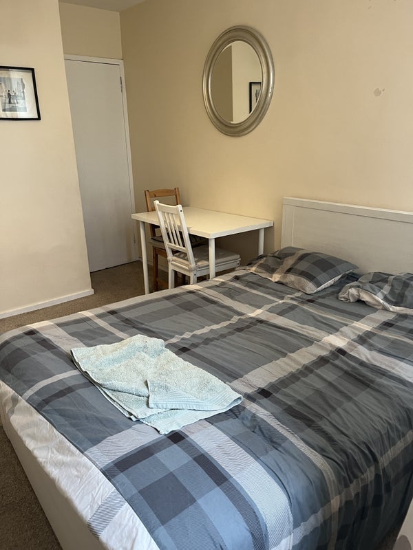 Room Tunworth Crescent in Greater London