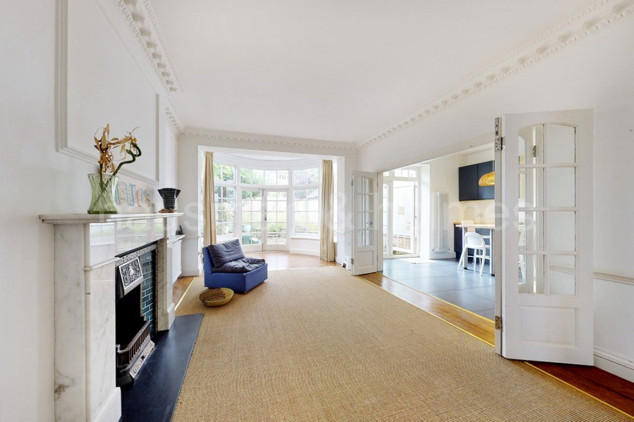 House Dunstan Road in Greater London