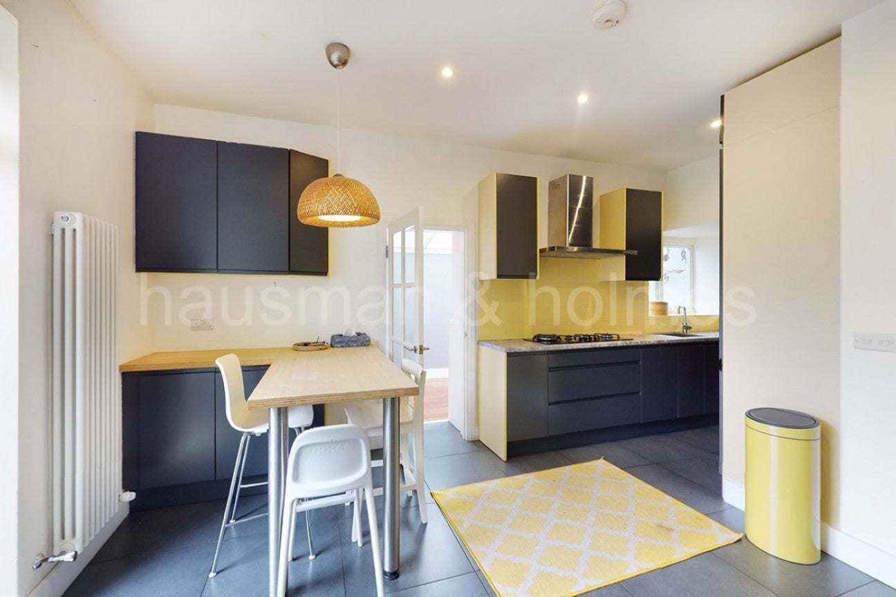 House Dunstan Road in Greater London