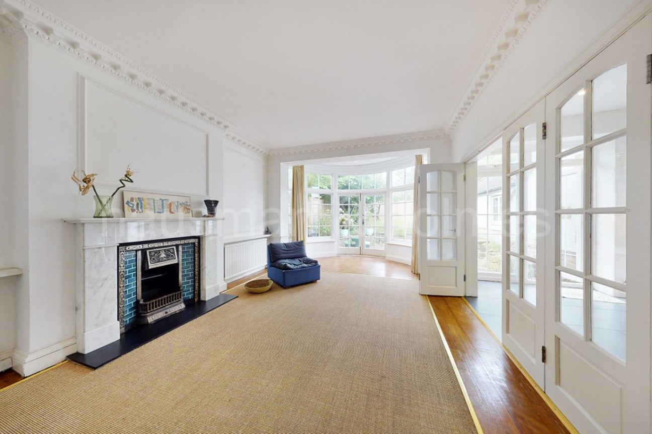 House Dunstan Road in Greater London