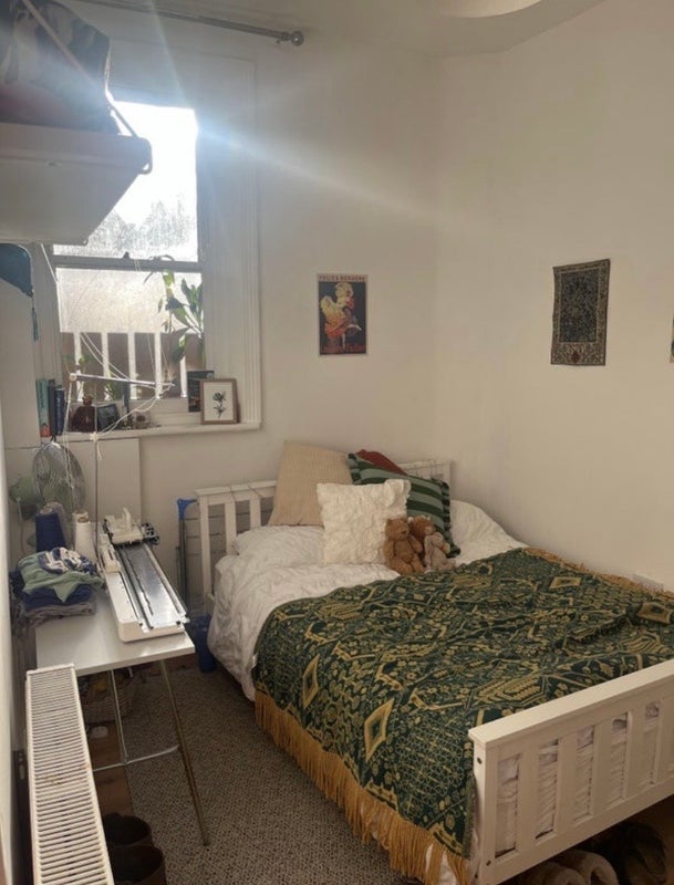 Room Hillyard Street in Greater London