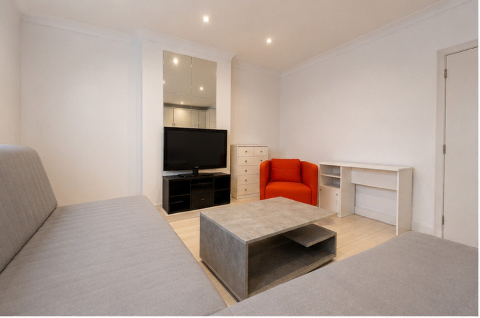 Room Town Walk in Borough of Runnymede
